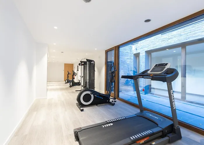 Isard Homes & Spa By Select Rentals