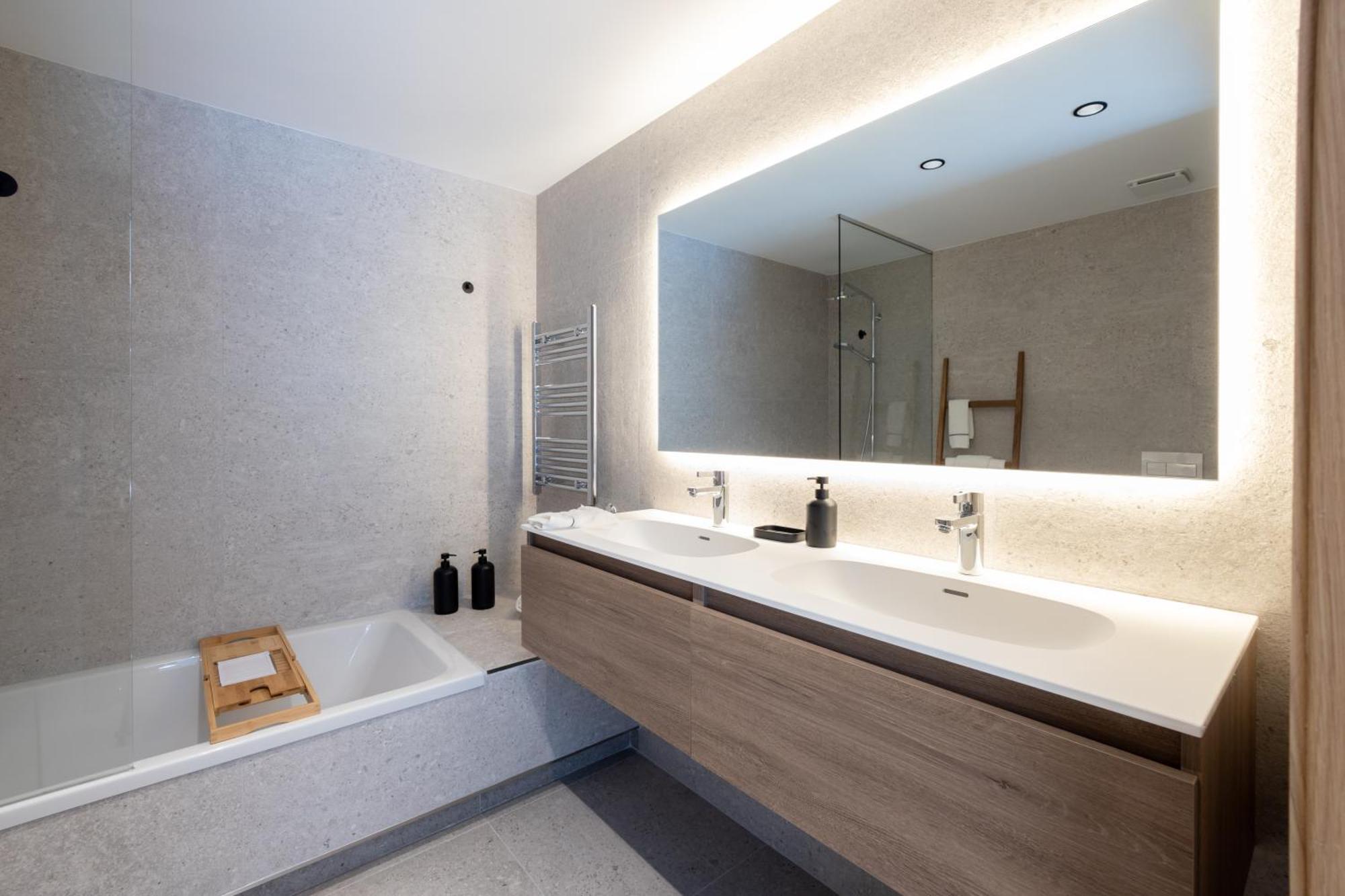 Apartament Isard Homes & By Select