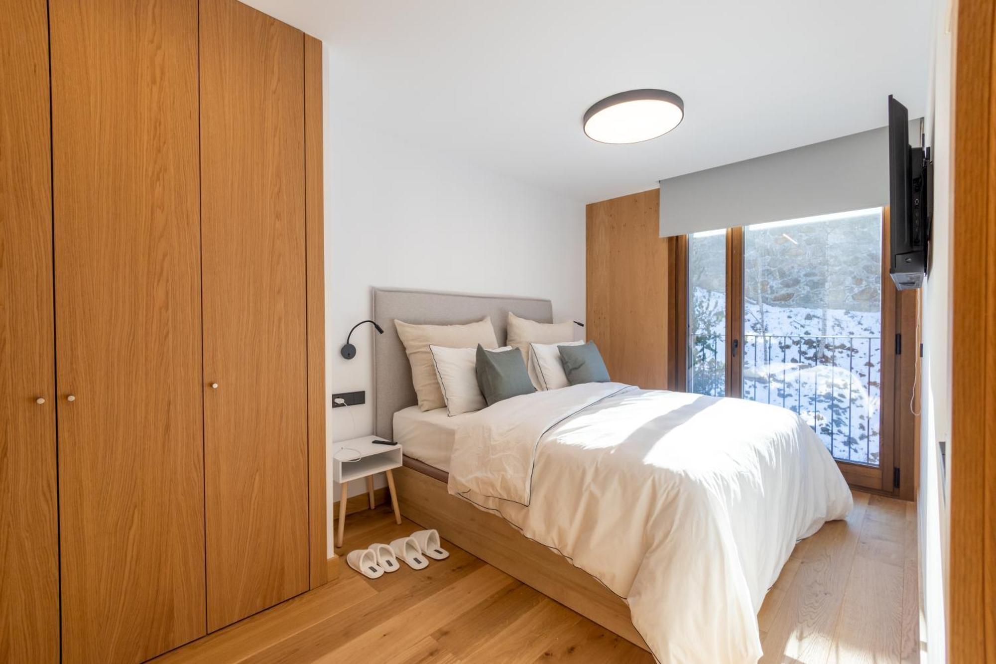 Isard Homes & By Select