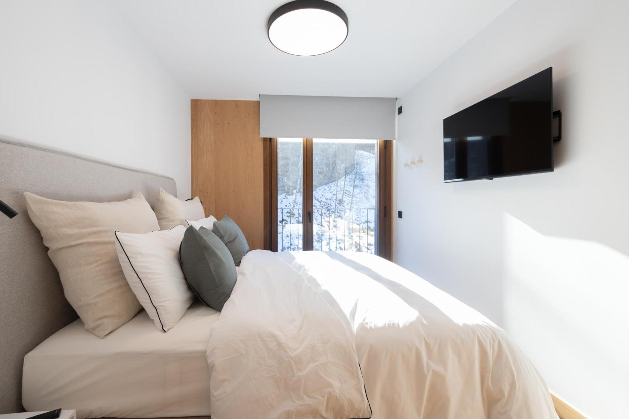 Isard Homes & By Select *