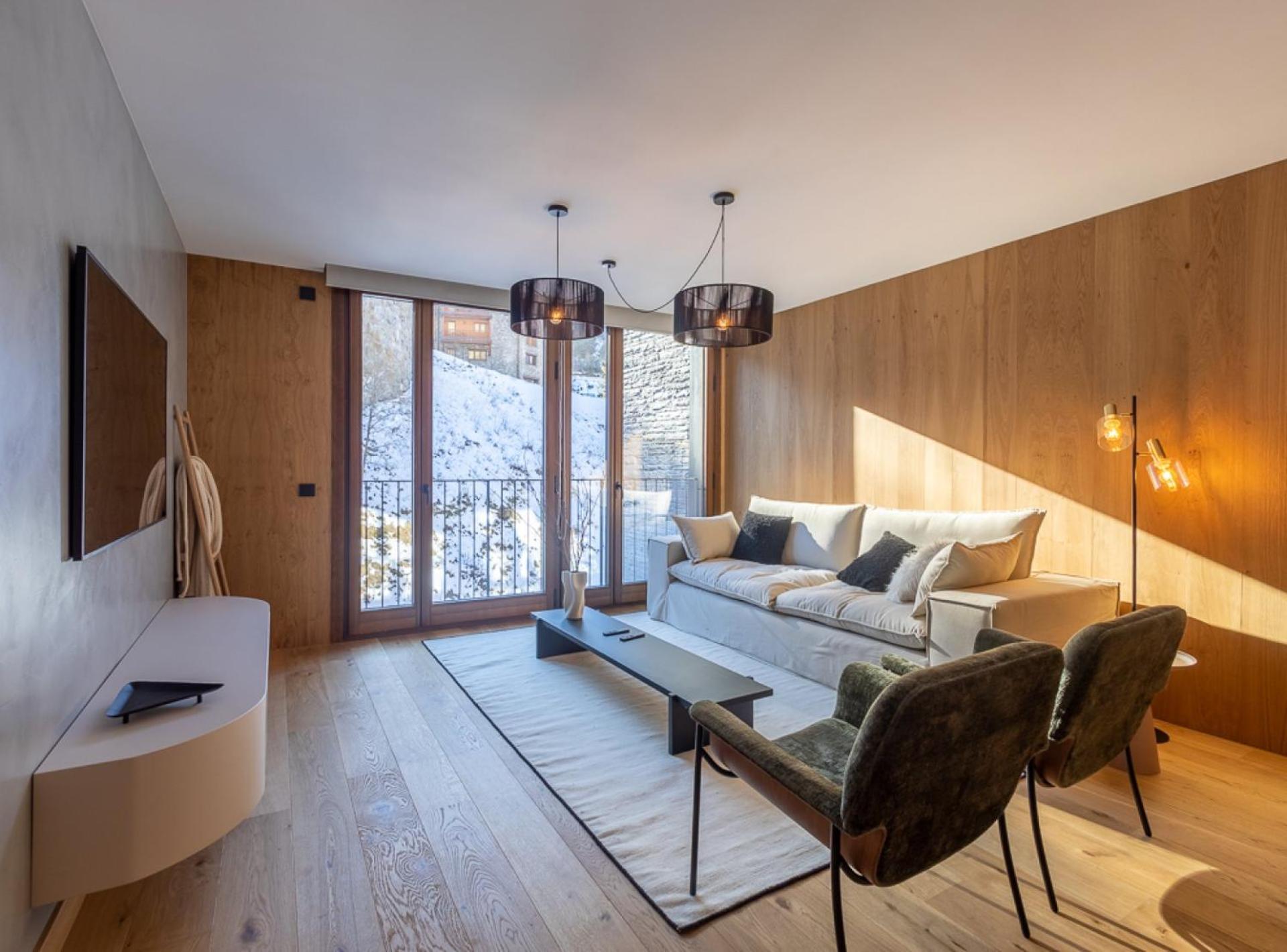 Isard Homes & By Select Apartament